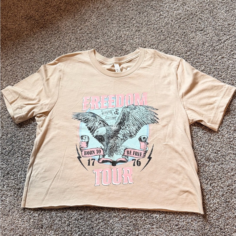 NWT - Freedom Tour Womens Cropped T-Shirt - Tan